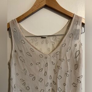 Used sequence shirt. Super pretty on!